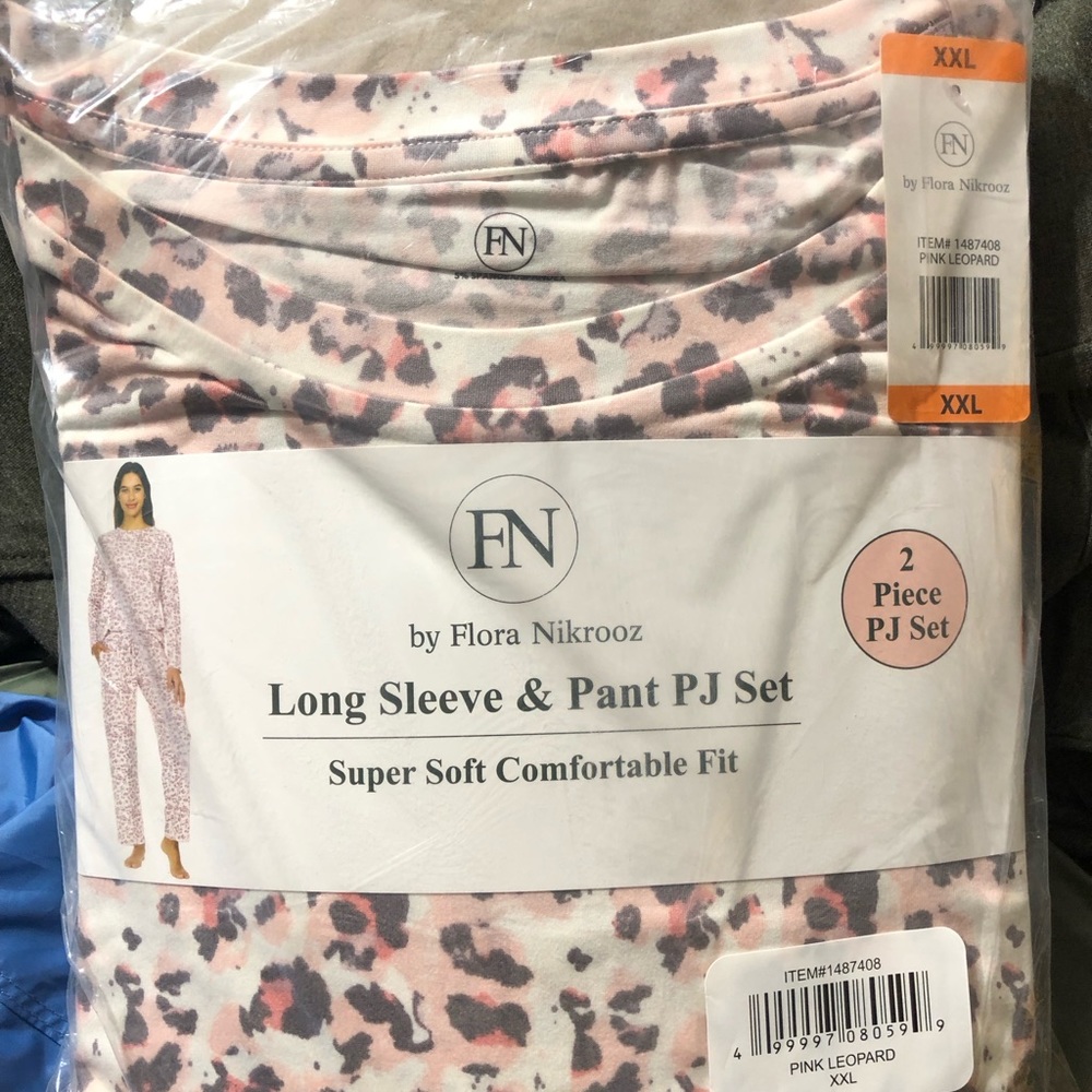 Flora Nikrooz Ladies' 2-piece PJ Set